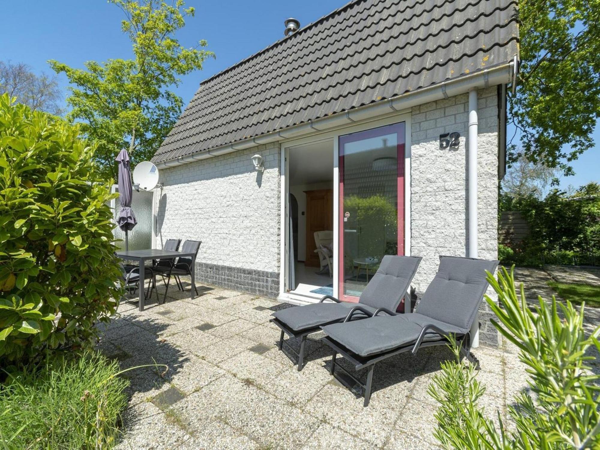 Holiday Home With Pool By The Sea Sint Maartensvlotbrug Экстерьер фото